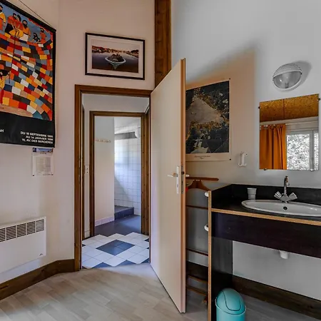 Le Cabanon Апартаменты *